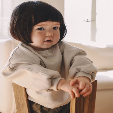 오버핏기모맨투맨